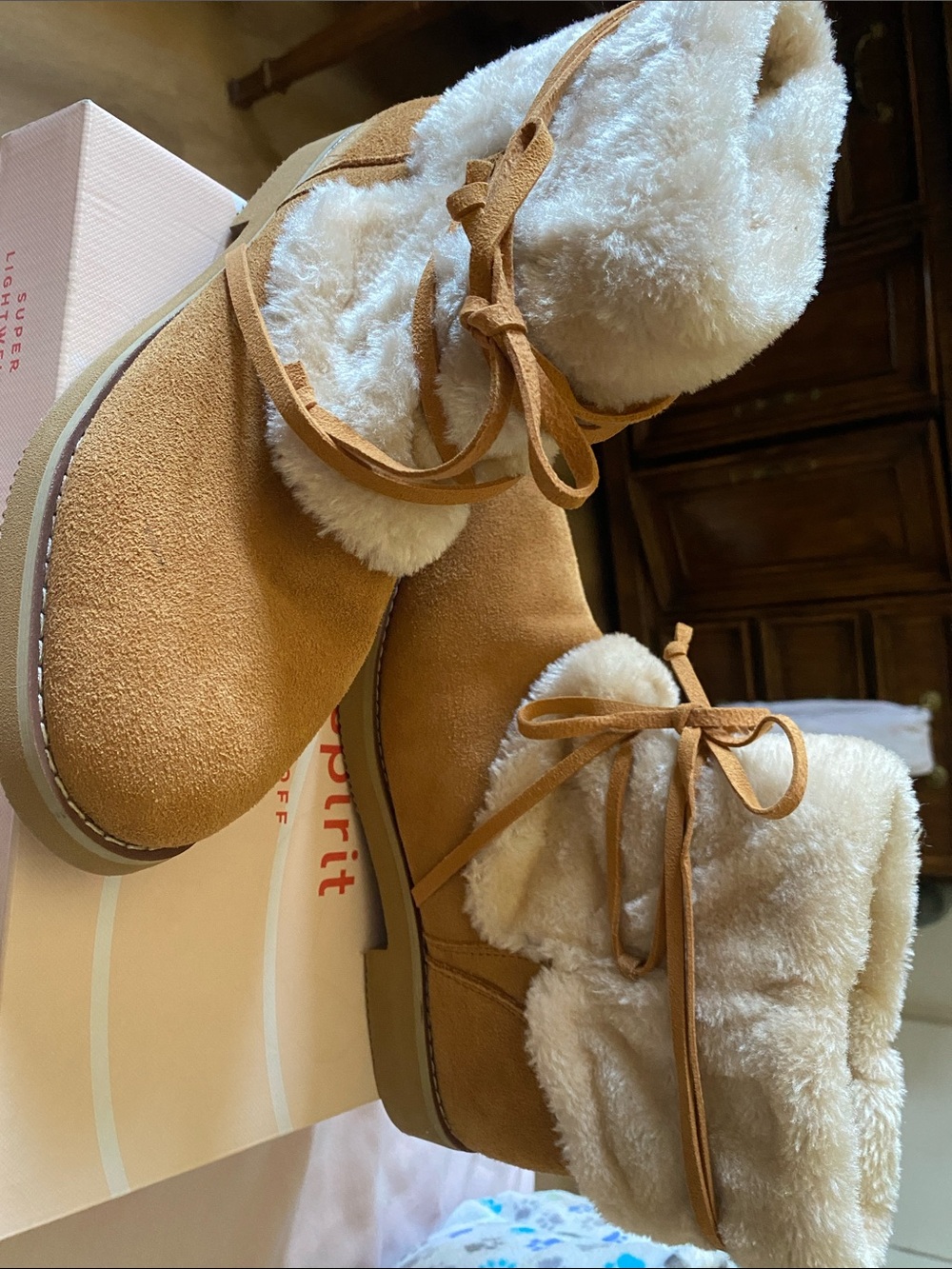 Brand new Stylish Easy Spirit Tan Faux-Suede Fur-Lined Ankle Boots size 10